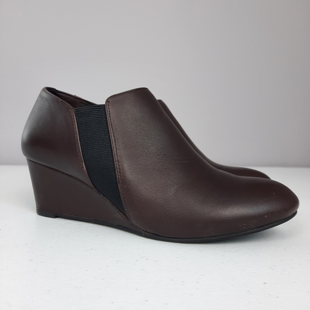 Vionic Stanton Dark Chocolate Brown Leather Elevated Wedge Ankle Boots size 7.5